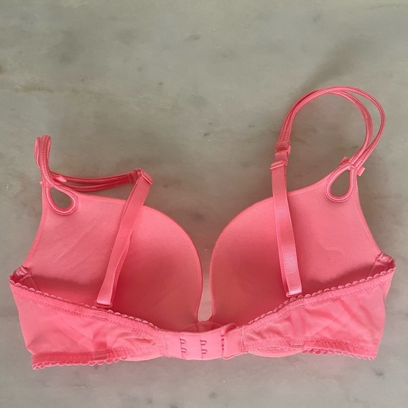 Victoria’s Secret Sequined Push-up Bra - Size 32C - Picture 5 of 9